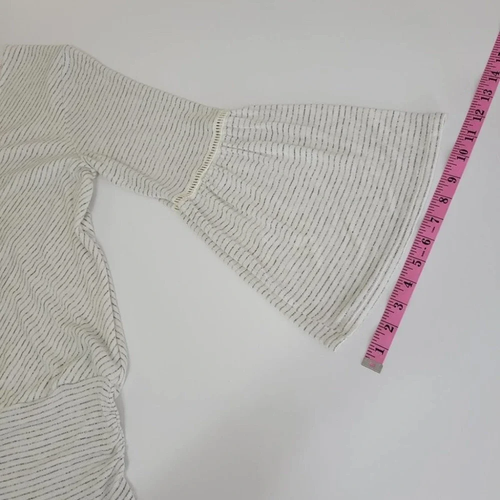 Knox Rose Cream V-Neck Top - Picture 11 of 11